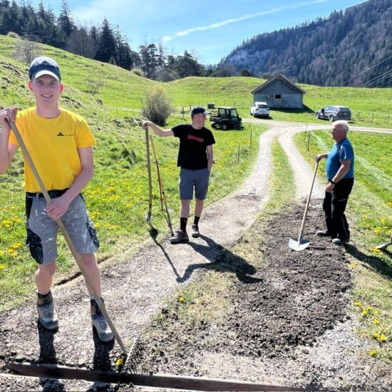 🚜 Erinnerung: Gmoawäarch morgen in Montlingen!