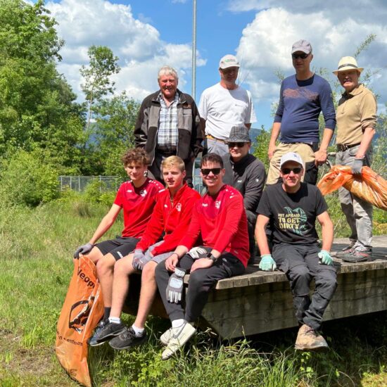 Neophyten-Bekämpfungstag mit grosser Beteiligung